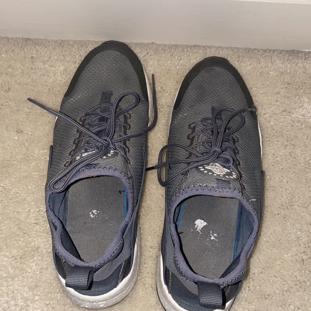 Nike Air Hurache - image 7